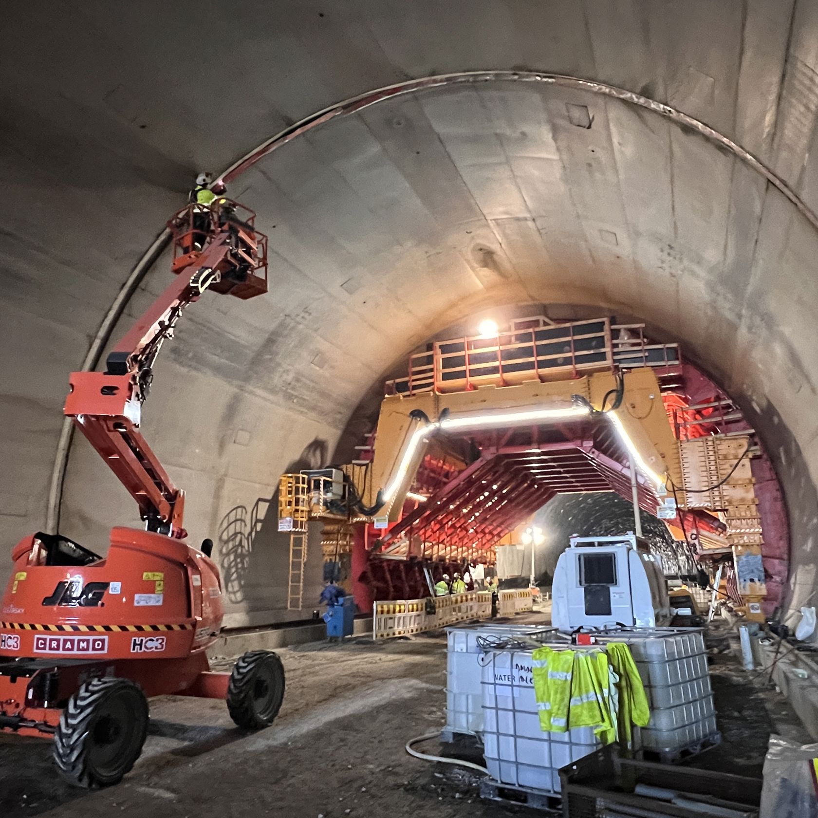 Anleggsmaskin i tunnel