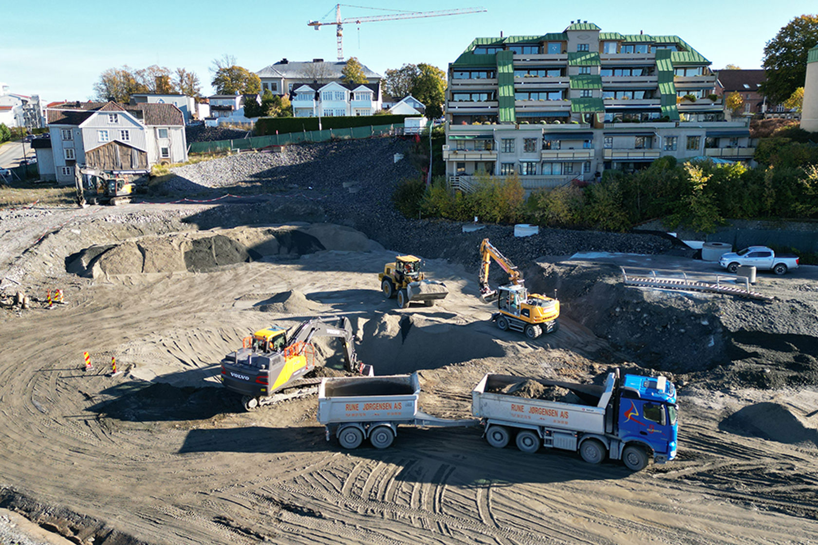 Kransen nord med maskiner i arbeid sett fra luftsperspektv